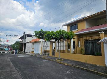 Casa de 4 habitaciones, Córdoba · Venta de Casa en Córdoba Veracruz con 225 m² Terreno, 4 Recámaras en Col. Moderna a 500 m² de Soriana