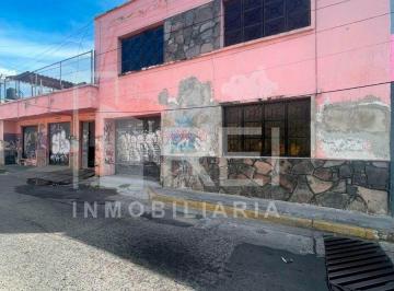 Casa · 249m² · 10 Recámaras · 2 Estacionamientos · Terreno en Venta con Construccion Zona Atemajac Guadalajara