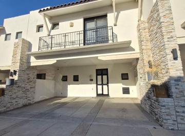 Casa · 219m² · 3 Recámaras · 3 Estacionamientos · Casa - Fraccionamiento Sacromonte