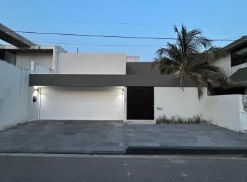 Casa · 320m² · 3 Recámaras · 2 Estacionamientos · Casa en Venta, Jardín, 3 Recámaras, 2 Estacionamientos, Fracc. Costa de Oro, Boca del Río, Veracruz
