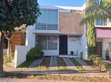 Facahada · Excelente Oportunidad. Casa Bosques de San Gonzalo
