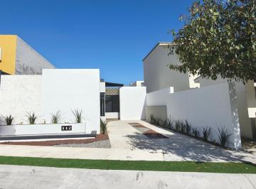 Casa · 124m² · 3 Recámaras · 2 Estacionamientos · Casa de Una Planta en Venta El Mayorazgo León Guanajuato