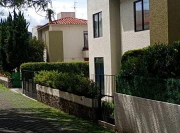 Casa en condominio · 220m² · 3 Recámaras · 4 Estacionamientos · Hermosa Casa en Condominio de 9 Residencias en San Nicolás Totolapan