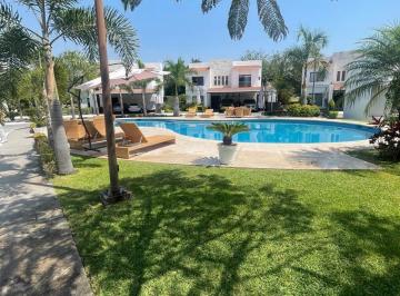 Casa · 301m² · 4 Recámaras · 3 Estacionamientos · Casa en Cluster en Venta - Paraíso Country Club, Emiliano Zapata, Amatitlán, Morelos