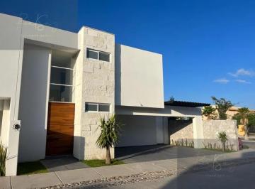 Casa en condominio · 260m² · 3 Recámaras · 2 Estacionamientos · Casa en Venta en Rancho Santa Mónica, Aguascalientes