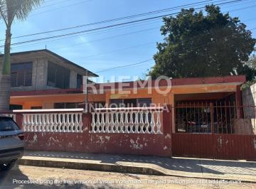Casa · 174m² · 4 Recámaras · 4 Estacionamientos · Casa Terreno 1000 m² Col. Agua Nacida Álamo Temapache
