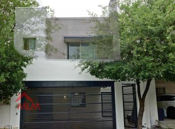 Casa · 224m² · 5 Recámaras · 2 Estacionamientos · Casa en Venta, Cumbres San Agustín, Monterrey