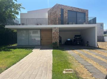 Casa en condominio de 5 habitaciones, Zapopan · Casa en Los Sueños