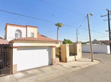 Casa de 4 habitaciones, Mexicali · ¡Increible Oportunidad! Tu Momento de Adquirir un Maravilloso Hogar en Mexicali B. C