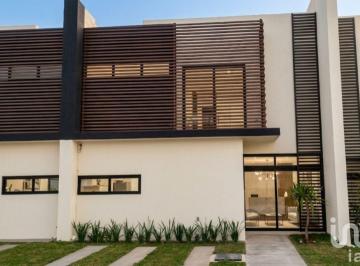 Casa · 174m² · 4 Recámaras · 2 Estacionamientos · Casa en Venta en Exclusiva Privada en Pachuquilla, Mineral de La Reforma, Hgo.