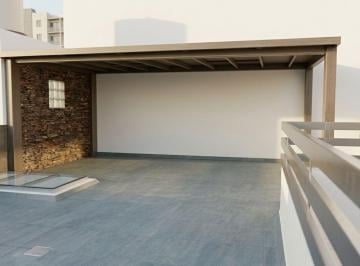 Casa de 5 habitaciones, Zapopan · Casa 561 m² Remodelada en Lomas de Providencia - Ideal Vivienda U Oficinas