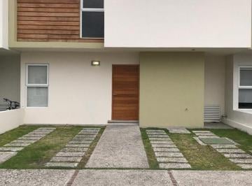 15ca742c2bede0904aef70a2e94e1595271fbfc35db262141541e4474e9b2a14 · Renta Casa Juriquilla Alenas con Cuarto de Servicio