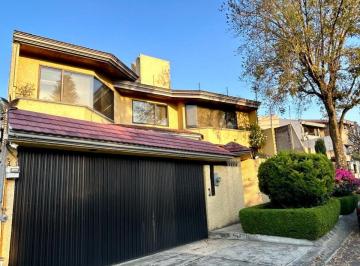 Casa de 5 habitaciones, Tlalpan · Se Vende Residencia en Jardines en La Montaña.
