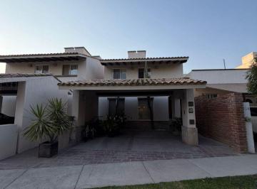 Casa de 3 habitaciones, León · Casa en Venta en El Mayorazgo Corralejo