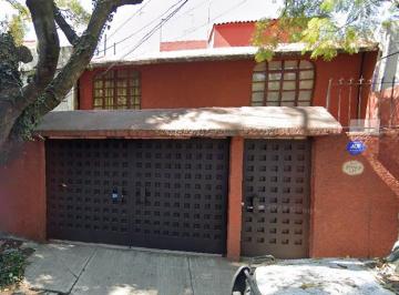 Casa de 3 habitaciones, Coyoacán · Gran Oportunidad en Cdmx / Remate en Coyoacán