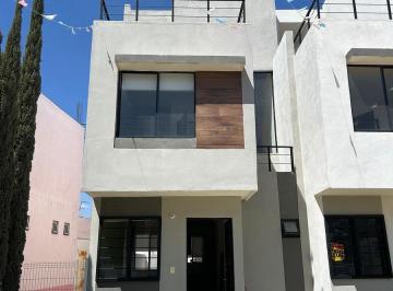 Casa · 95m² · 3 Recámaras · 1 Estacionamiento · Casa en La Pila