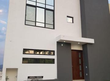 Casa · 380m² · 4 Recámaras · 2 Estacionamientos · Casa en Venta en Cumbres del Lago