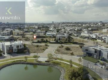 Terreno / Lote · 658m² · Terreno en El Campanario