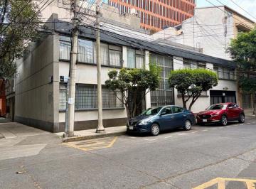 Casa de 4 habitaciones, Benito Juárez · Casa en Esquina con 280 m² Superficie de Terreno, en Venta en Extremadura Insurgentes.