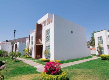 Casa de 3 habitaciones, Jiutepec · Casa en Venta de 3 Recámaras Alberca Roof Garden a 5 Minutos del Centro Jiutepec