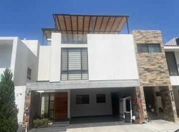 Casa · 270m² · 4 Recámaras · 2 Estacionamientos · Rmc Casa en Venta en Rinconada Colonial en Apodaca Nl.