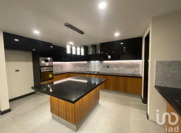Casa · 314m² · 4 Recámaras · 3 Estacionamientos · Casa en Venta en Morillotla Moderna con Excelentes Acabados