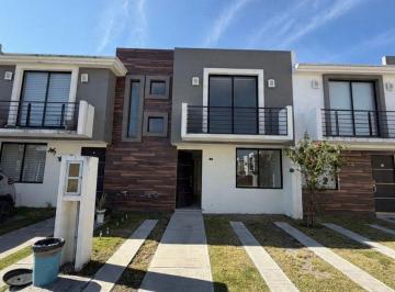 Casa · 97m² · 3 Recámaras · 2 Estacionamientos · Casa en Venta San Fracisco Ocotlán, Puebla Danf: