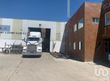 Bodega comercial · 1800m² · 8 Recámaras · 5 Estacionamientos · Bodega en Renta con 2,578 m² en Sanctórum, Cuatlancingo con Patio Para Maneobras.