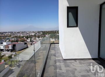 Departamento · 145m² · 3 Recámaras · 2 Estacionamientos · Venta de Amplio Departamento en Zona Zavaleta, Cerca de Angelópolis