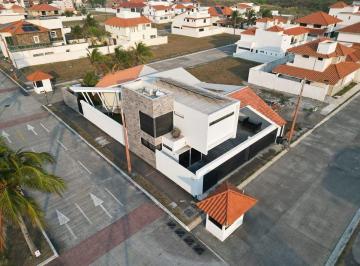 0d1b5dcfb87853ce199e2beef132888c956983bb047f24bbe50afcc36718f404 · Casa en Venta en Veracruz de un Nivel, con Paneles Solares Fracc. El Sendero