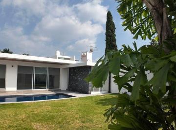 Casa · 468m² · 4 Recámaras · 3 Estacionamientos · Casa en Vista Hermosa