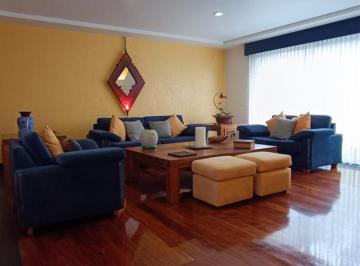 Casa · 600m² · 5 Recámaras · 5 Estacionamientos · Venta Casa en Calle Cerrada Col. Lomas Quebradas