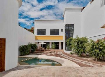Casa de 4 habitaciones, Oaxaca de Juárez · Residencia en Exclusivo Fraccionamiento en Venta o Renta
