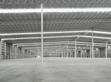 Nave industrial · 6561m² · 9 Estacionamientos · Nave Industrial de 6,561 m² en Renta, en Blvd. Aeropuerto