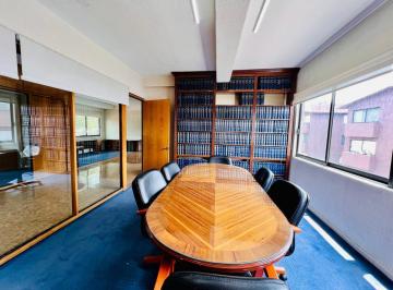 Oficina · 301m² · 4 Estacionamientos · Oficina en Venta