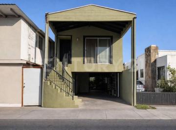 Casa en Venta de 3 habitaciones Ensenada Centro · Propiedad en Venta en Ensenada I Zona Centro