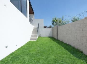 Casa · 262m² · 3 Recámaras · 2 Estacionamientos · Venta Preciosa Casa Dentro de Fraccionamiento Lomas de Angelopolis; Cluster San Marino Puebla