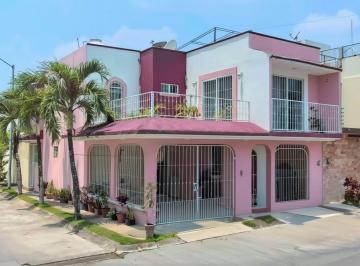 Casa de 4 habitaciones, Villahermosa · Casa en Venta en Blancas Mariposas Villahermosa