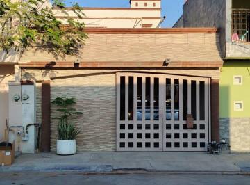 Casa de 3 habitaciones, General Escobedo · Casa en Venta en Jardines del Canadá, Escobedo