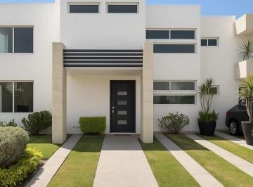 Casa · 1ha · 3 Recámaras · 2 Estacionamientos · Casa Amueblada en Renta Privada Gran Morada Pozos