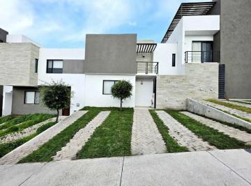 Casa · 3 Recámaras · 2 Estacionamientos · Casa - Fraccionamiento Zibatá