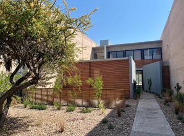Casa · 300m² · 3 Recámaras · 2 Estacionamientos · Casa en Venta en Valle de Los Senderos, San Miguel de Allende, Guanajuato