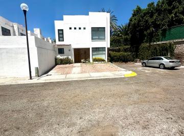 Casa de 3 habitaciones, Querétaro · Casa en Venta en Jurica Misiones
