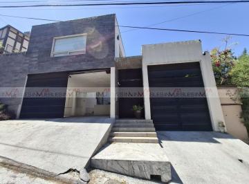 Casa · 850m² · 4 Recámaras · 3 Estacionamientos · Casa en Venta en Colonial La Sierra