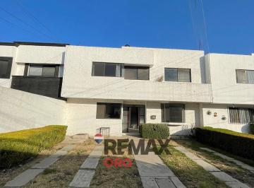 Casa · 192m² · 3 Recámaras · 2 Estacionamientos · Casa en Venta - (4)