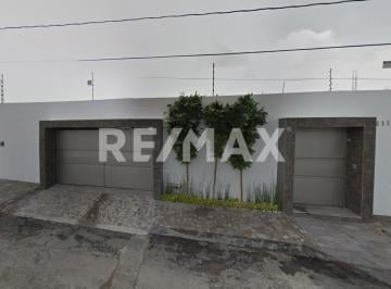 Casa · 327m² · 4 Recámaras · 4 Estacionamientos · Casa Llano - (4)