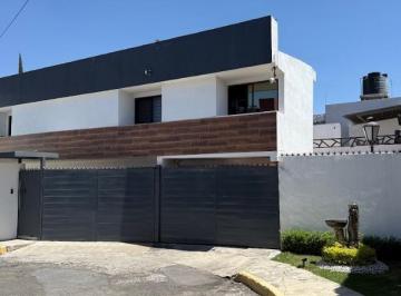 Casa · 306m² · 4 Recámaras · 3 Estacionamientos · Casa en Venta - (4)