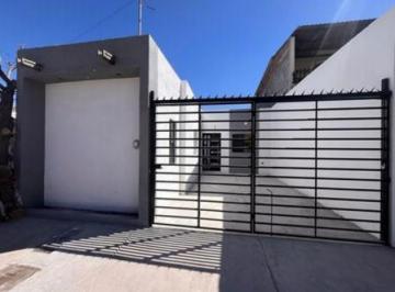 Casa · 157m² · 2 Recámaras · 1 Estacionamiento · Venta Casa Una Planta! San Rafael!