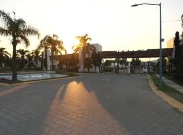 Terreno / Lote Venta MN 795,000 · Terreno en Coto con Casa Club