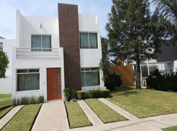Casa de 3 habitaciones, Tlajomulco de Zúñiga · Casa con 90 m² Superficie de Terreno, 3 Recámaras en Venta en Tlajomulco de Zuñiga